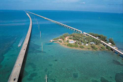 LOCATED IN THE MIDDLE OF THE OLD SEVEN MILE BRIDGE TRAVELERS VISIT THE MUSEUM ON PIGEON KEY